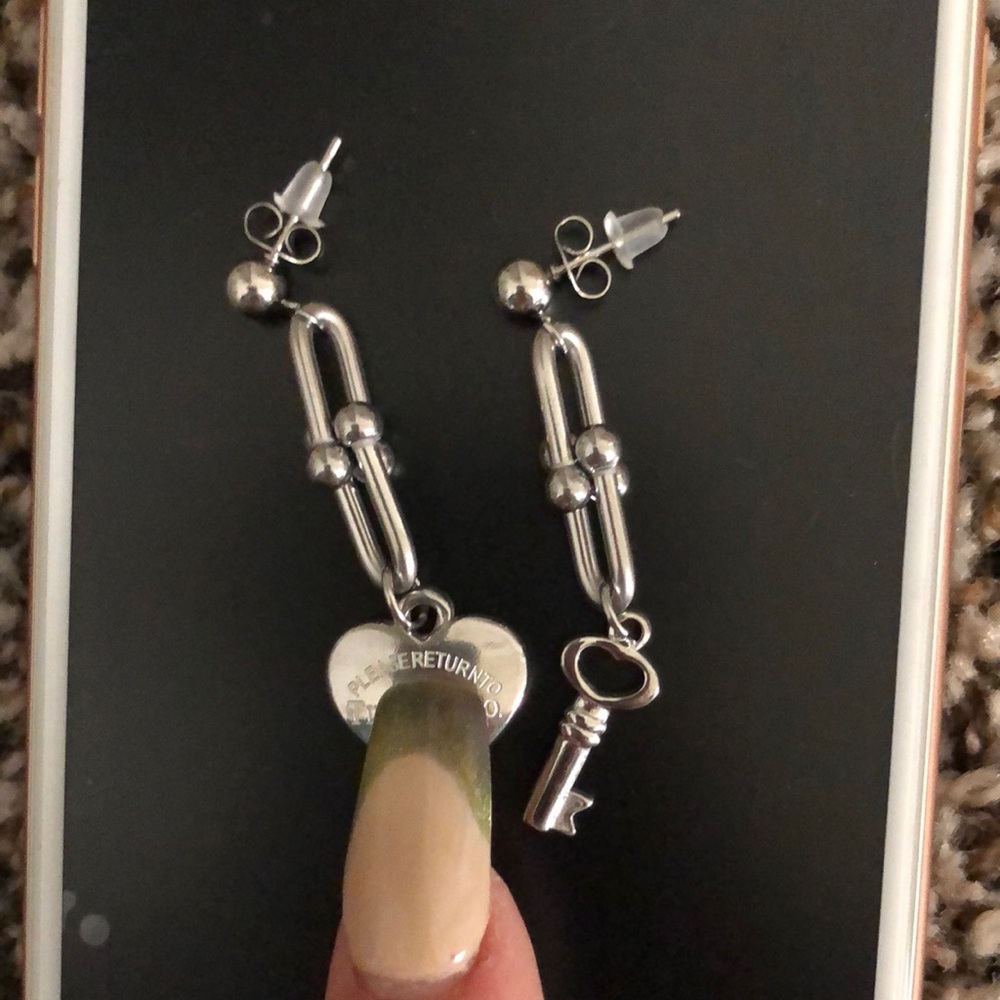 Inspired T&CSilver Heart & Key Dangle Earrings - Silver Tone